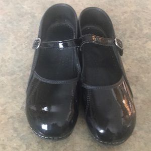 Dansko MaryJanes- Black Patent Leather